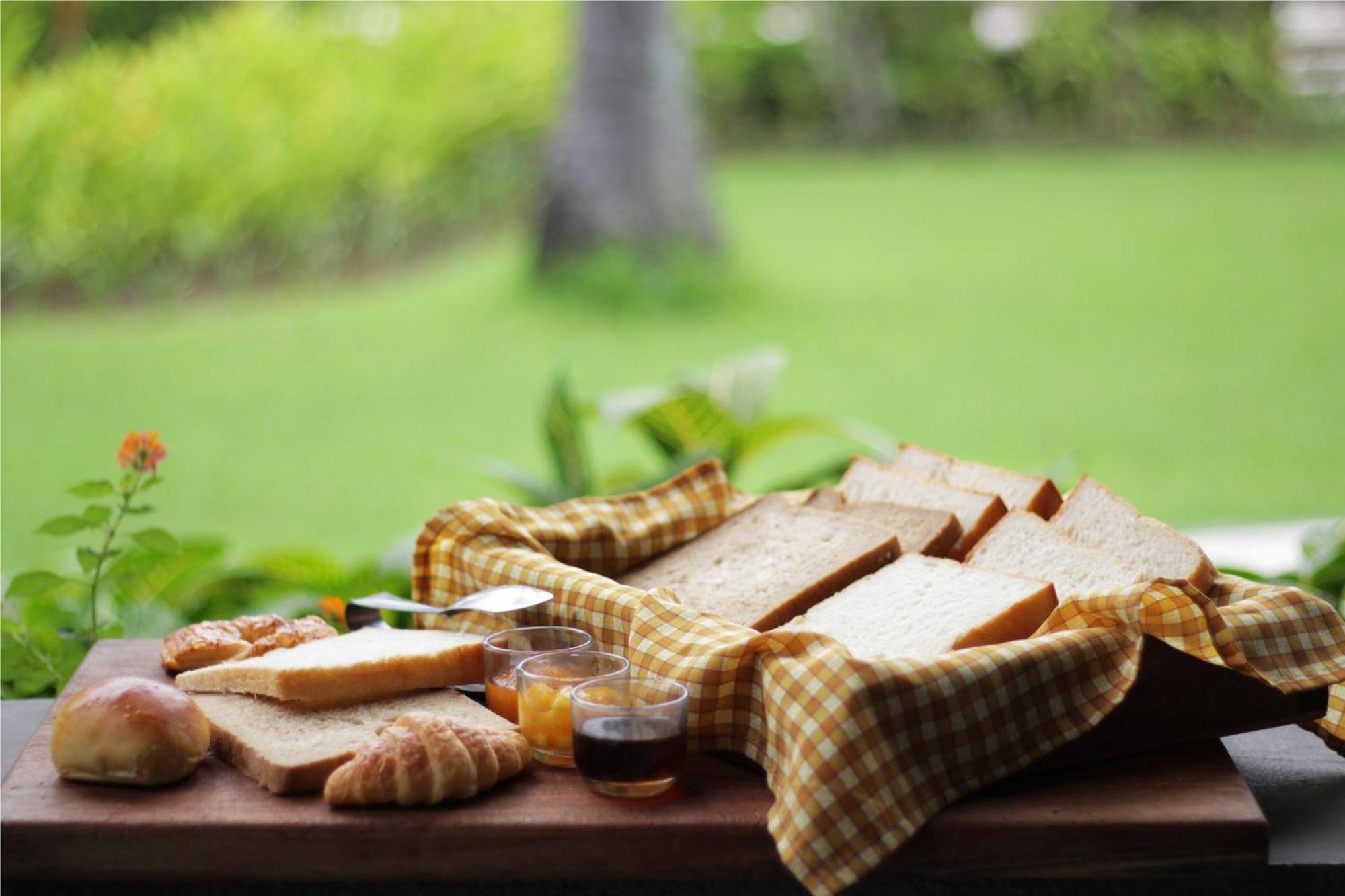 Mangsit Suites By Holiday Resort Lombok Экстерьер фото