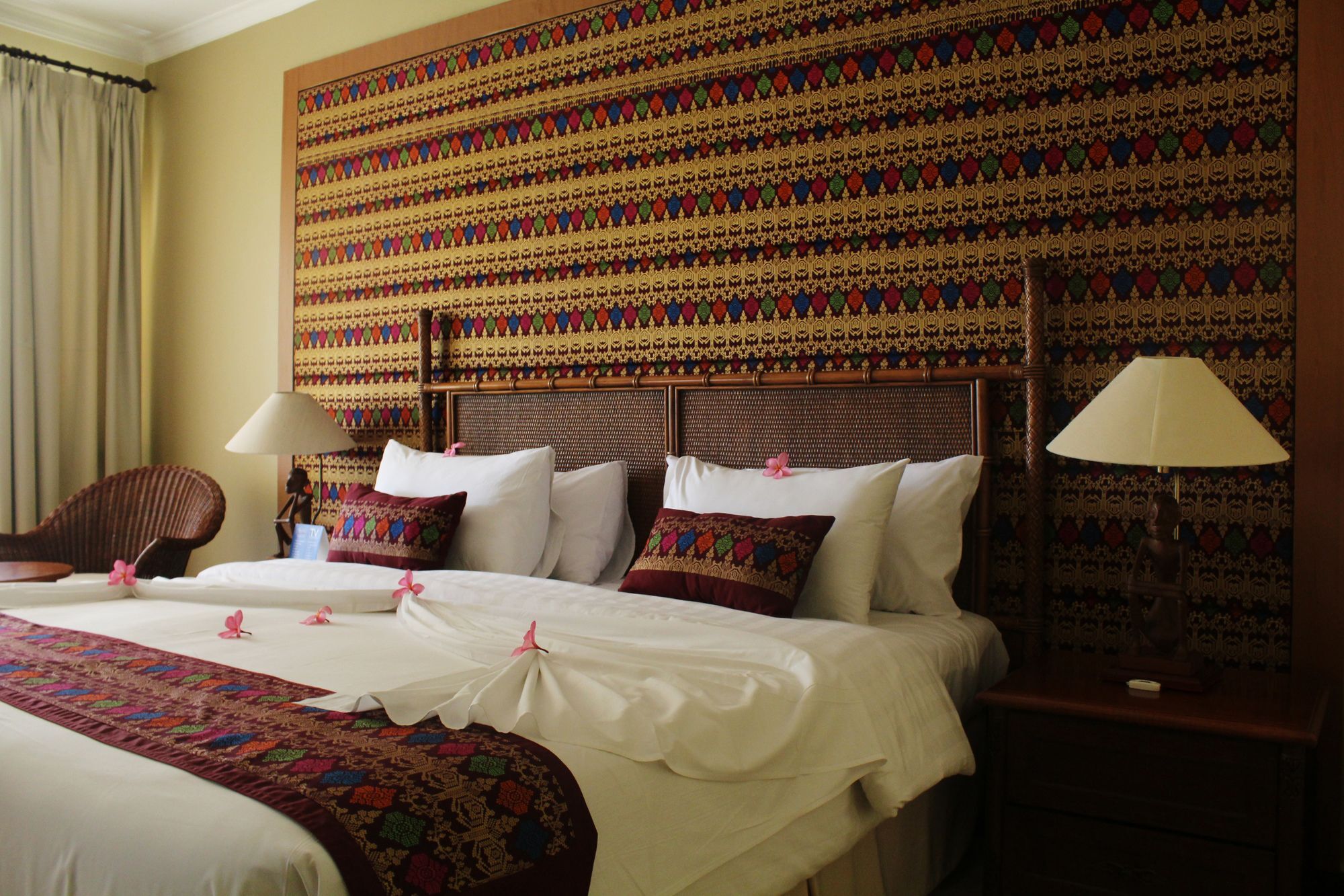 Mangsit Suites By Holiday Resort Lombok Экстерьер фото