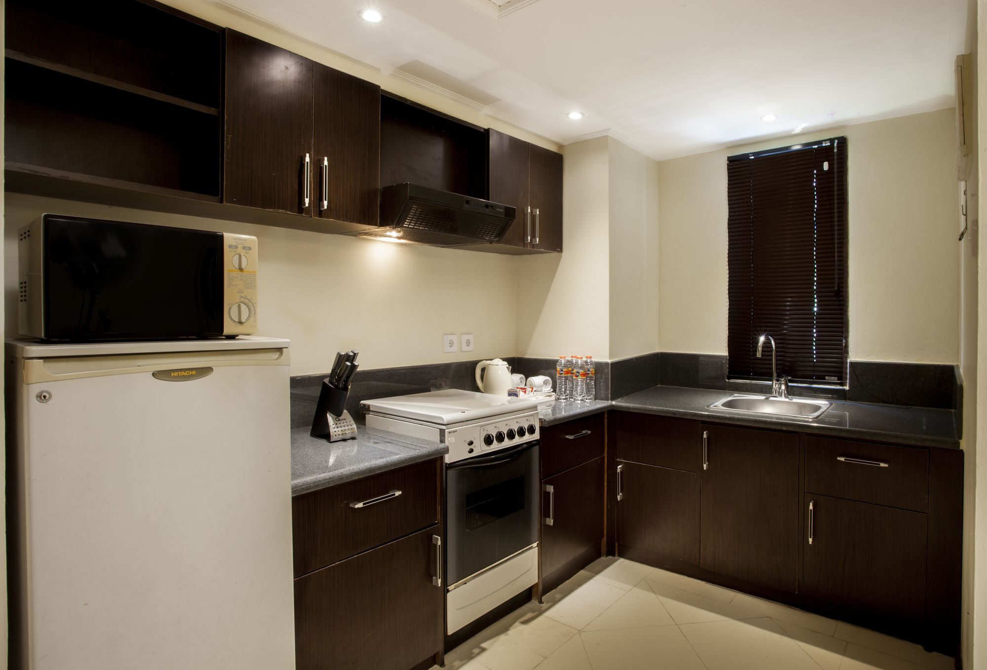 Mangsit Suites By Holiday Resort Lombok Экстерьер фото